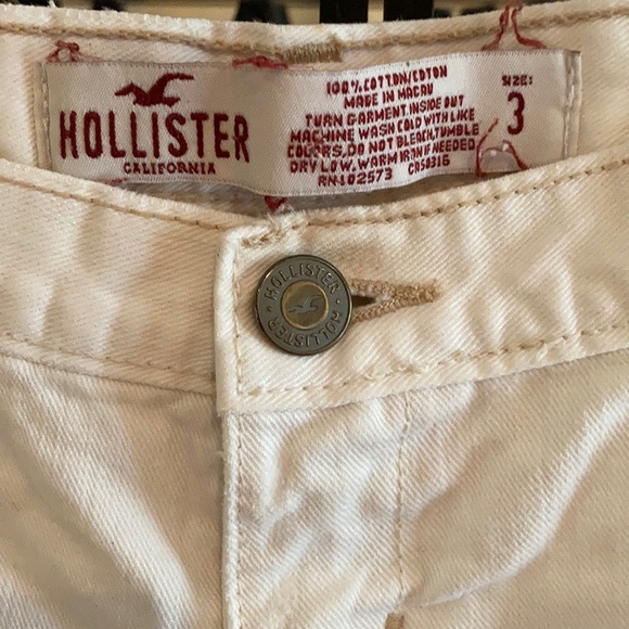 HOLLISTER WHITE DENIM DESTROYED SHORTS! 🤗 - Picture 2 of 5
